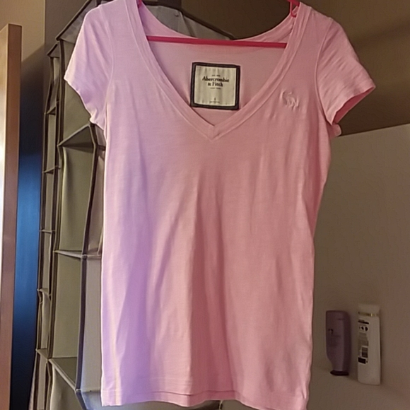 Abercrombie tshirt 👕 - Picture 1 of 3